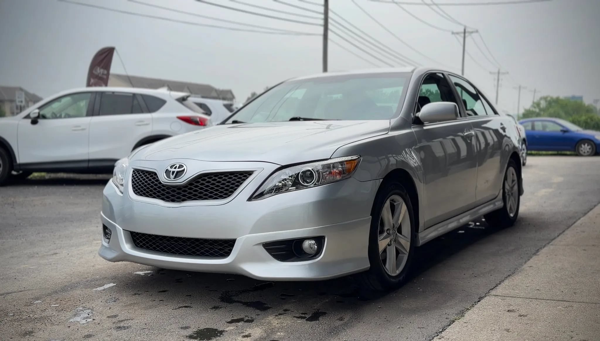 Used 2010 Toyota Camry SE FWD image 5