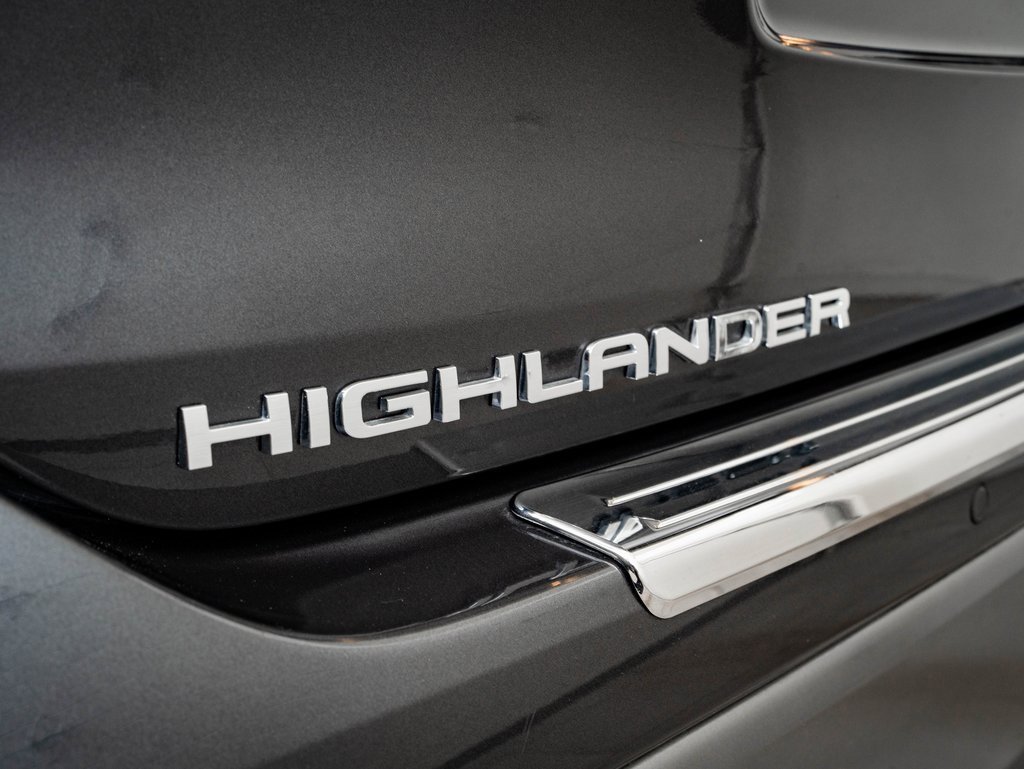 Used 2023 Toyota Highlander Platinum image 16