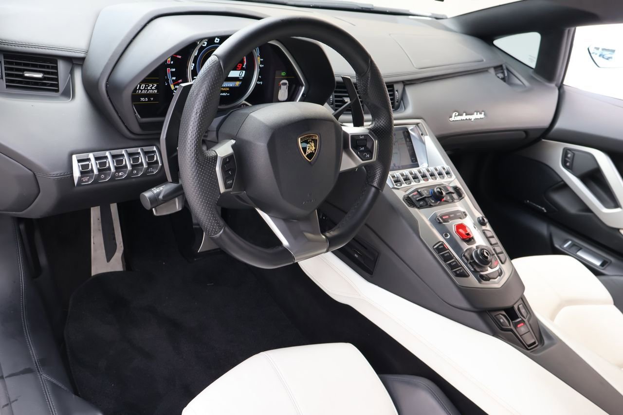 Used 2013 Lamborghini Aventador LP 700-4 image 11