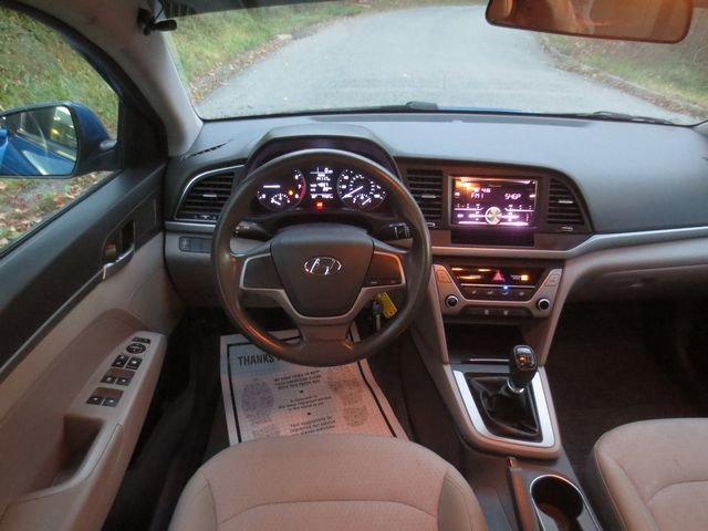 Used 2017 Hyundai Elantra SE image 9