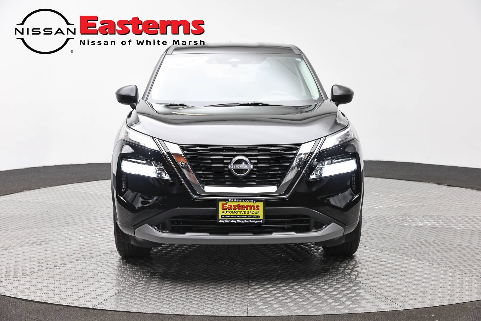 Used 2023 Nissan Rogue S AWD/4WD image 2