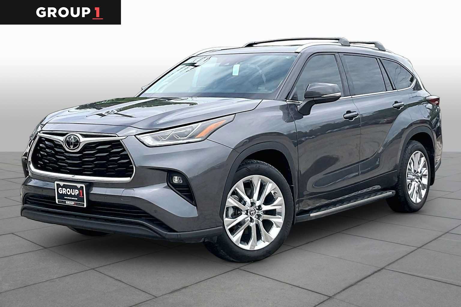 Used 2025 Toyota Highlander Limited FWD image 1