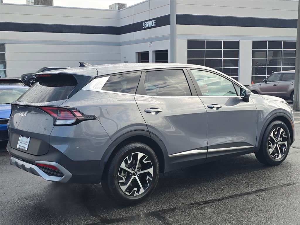 Used 2023 Kia Sportage EX image 3