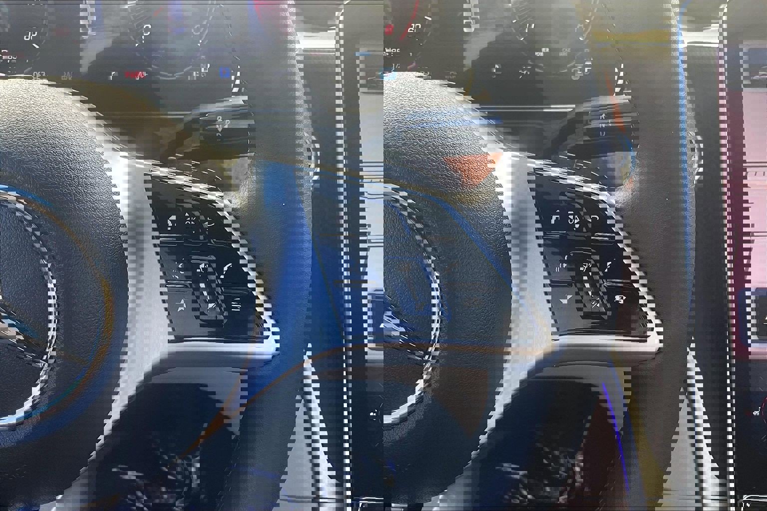 Used 2023 Mercedes-Benz C 300 4MATIC Sedan w/ Exclusive Trim Package image 24