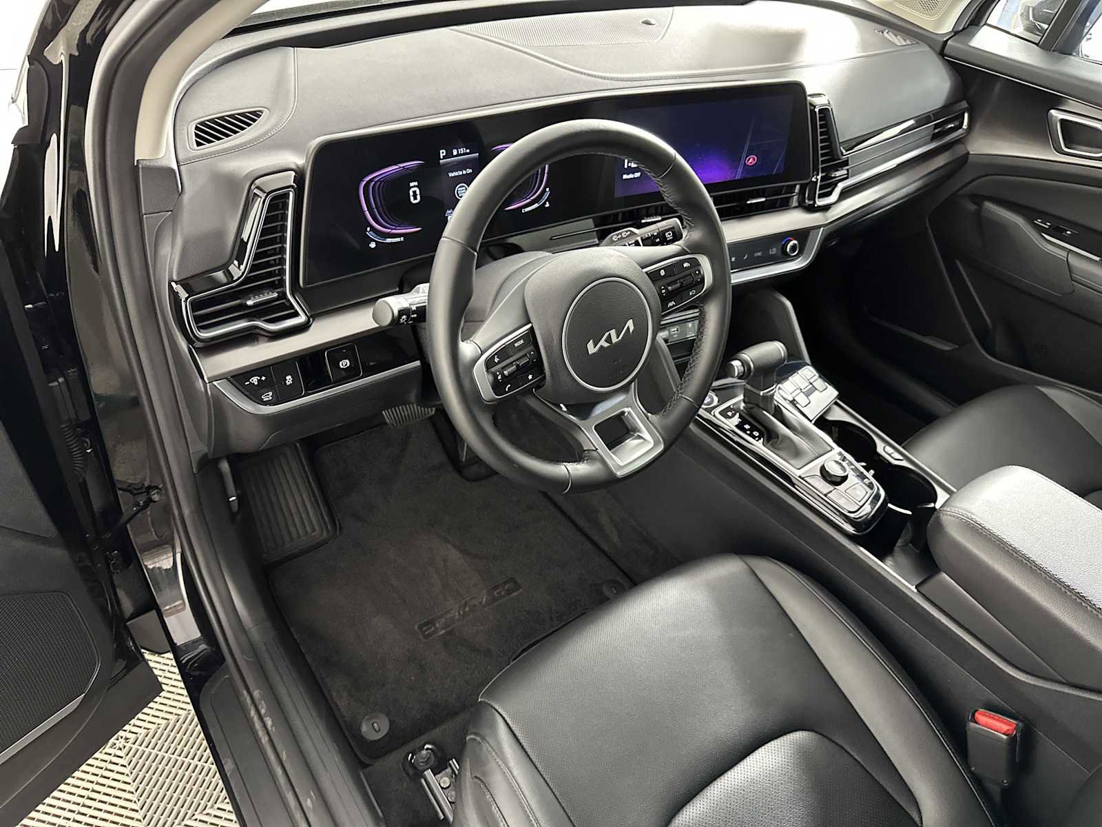 Used 2025 Kia Sportage EX w/ Premium Package image 10