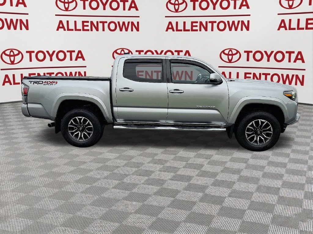 Used 2022 Toyota Tacoma TRD Sport w/ Technology Package AWD/4WD image 9