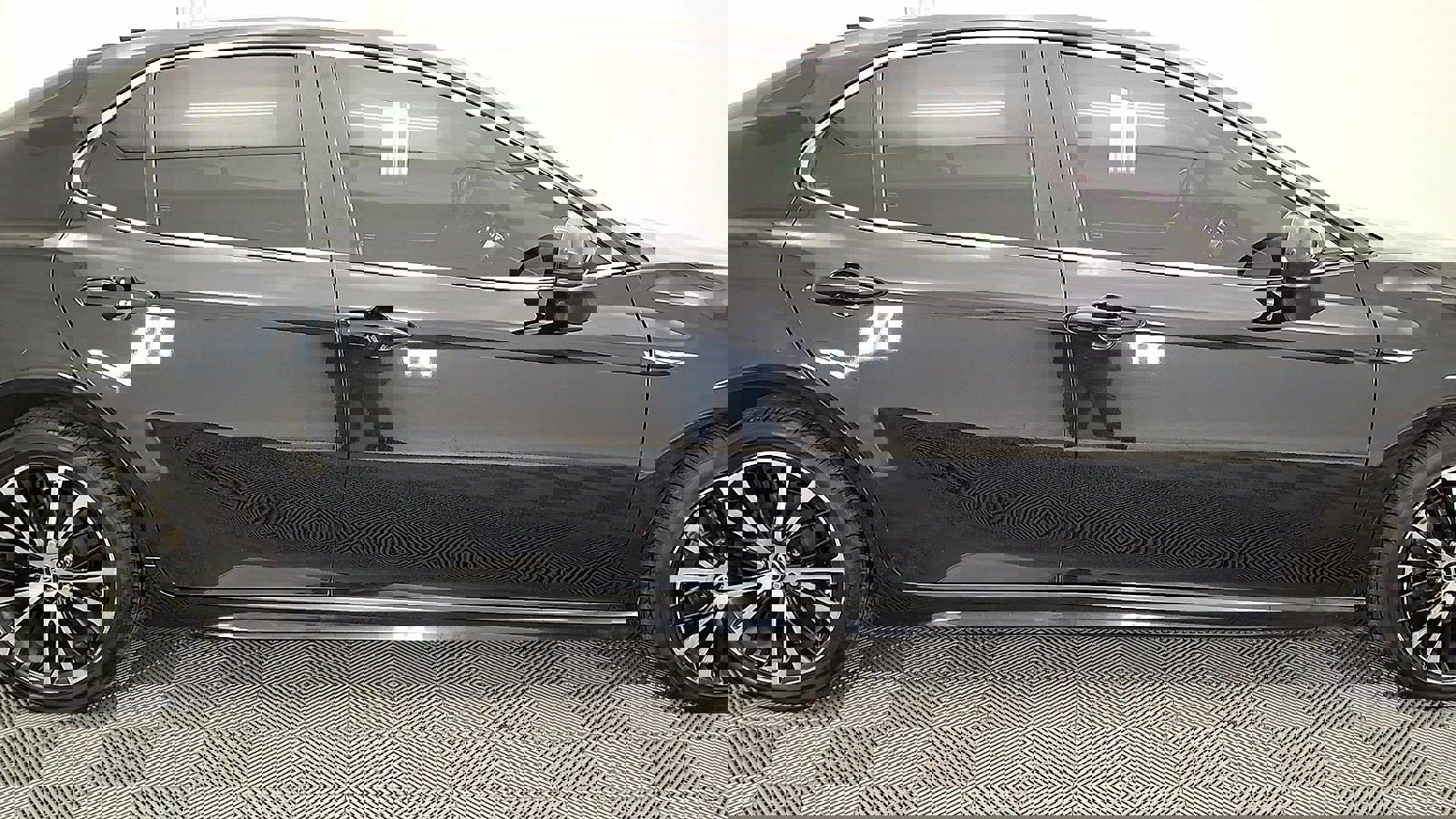 Used 2019 Toyota Camry SE image 5