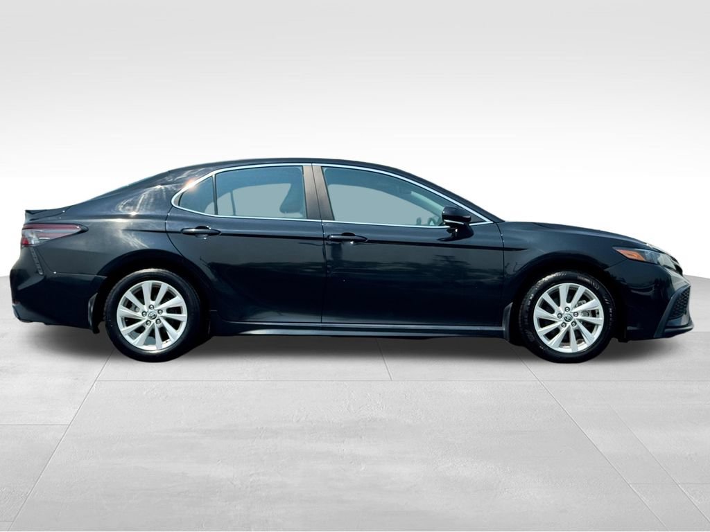 Used 2024 Toyota Camry SE FWD image 8
