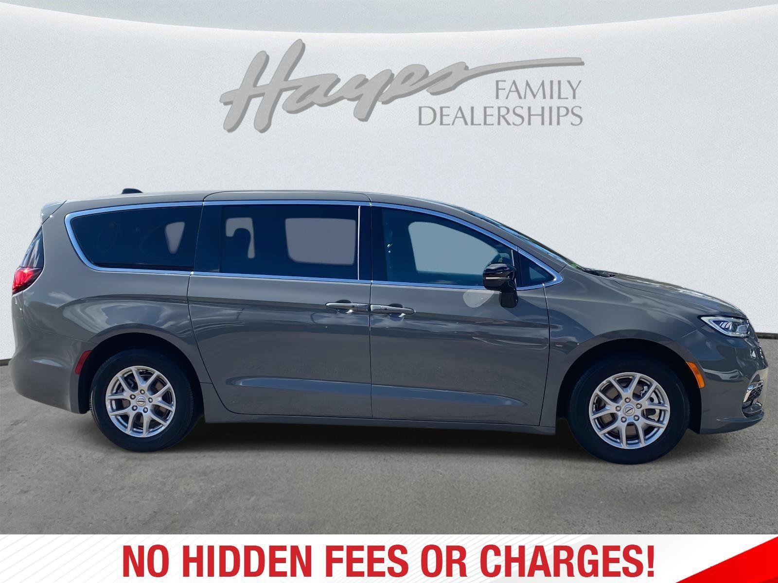 Certified 2025 Chrysler Pacifica Select FWD image 2