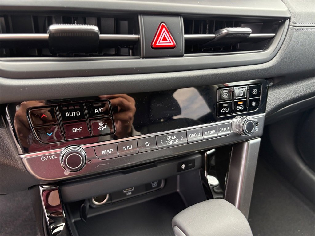 New 2025 Kia Seltos SX w/ SX Sunroof Package image 29