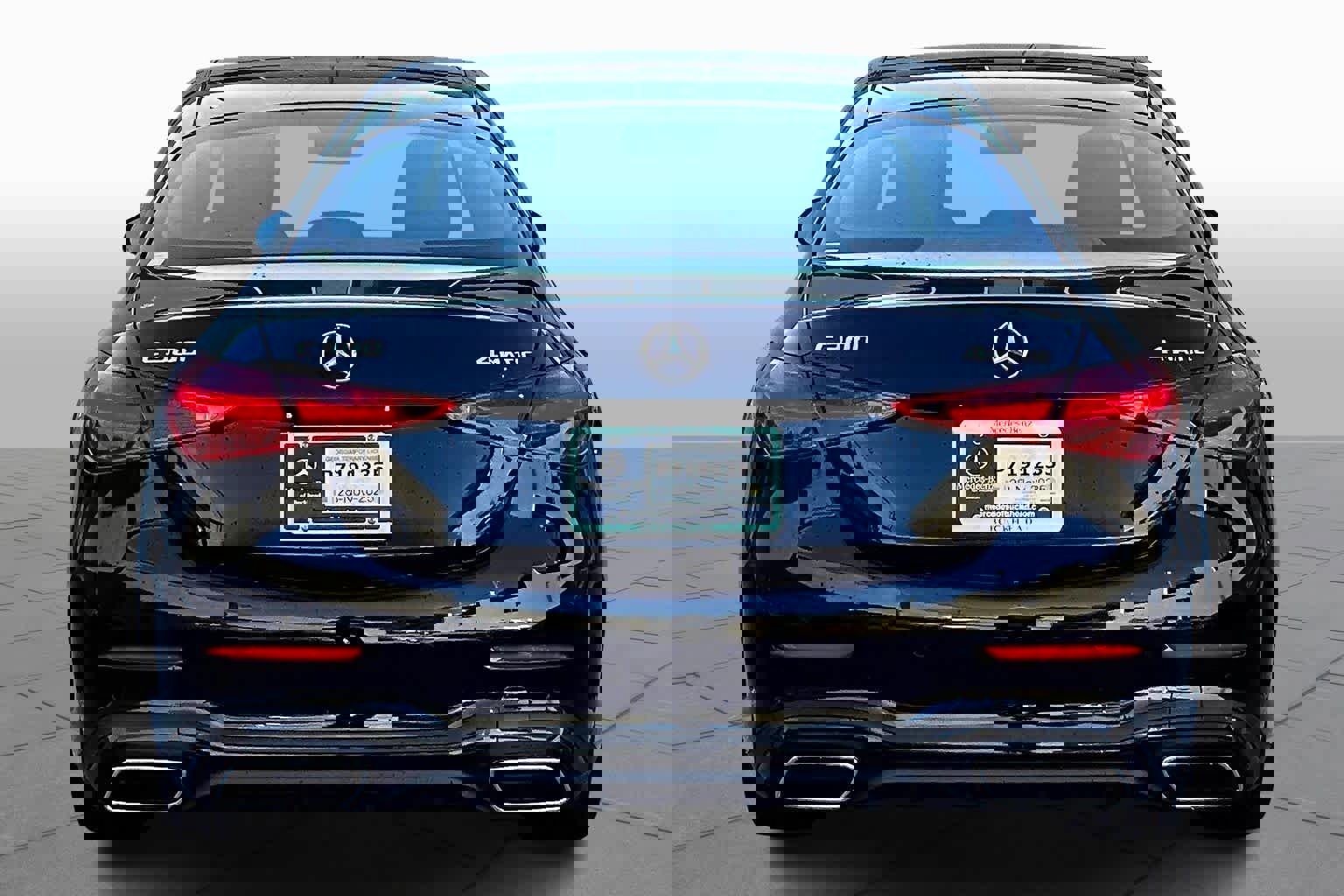 Used 2025 Mercedes-Benz C 300 4MATIC Sedan image 4