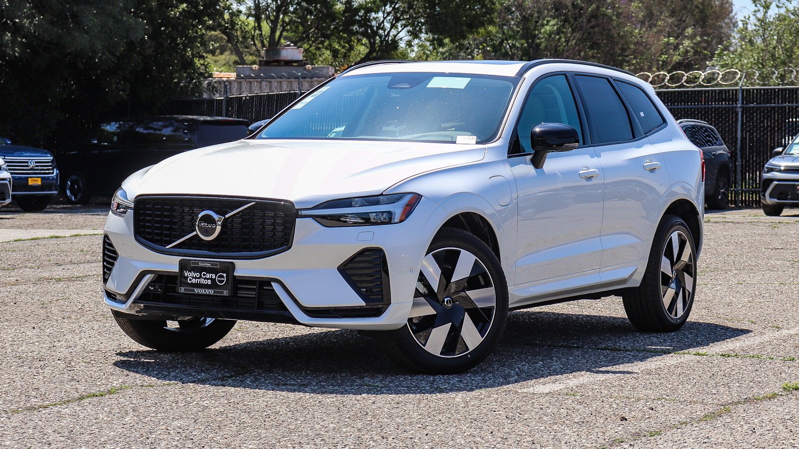 New 2025 Volvo XC60 T8 Plus w/ Protection Package Premier