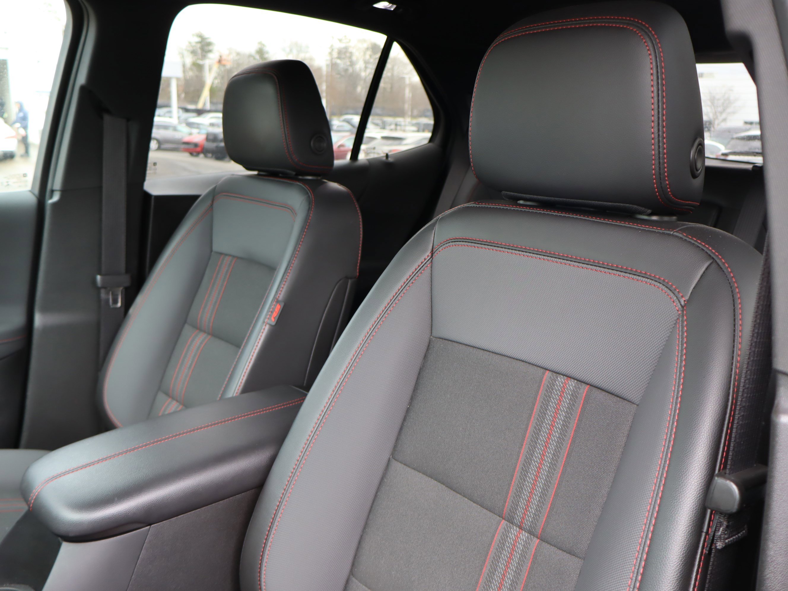 Used 2022 Chevrolet Equinox RS w/ LPO, Floor Liner Package image 18