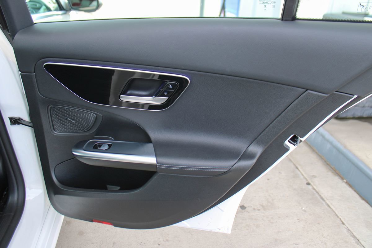 Used 2023 Mercedes-Benz C 300 Sedan image 36