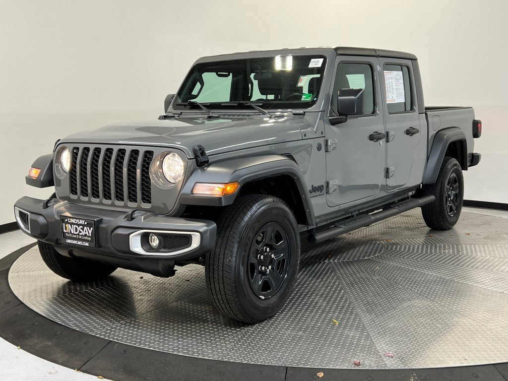 Certified 2023 Jeep Gladiator Sport image 3