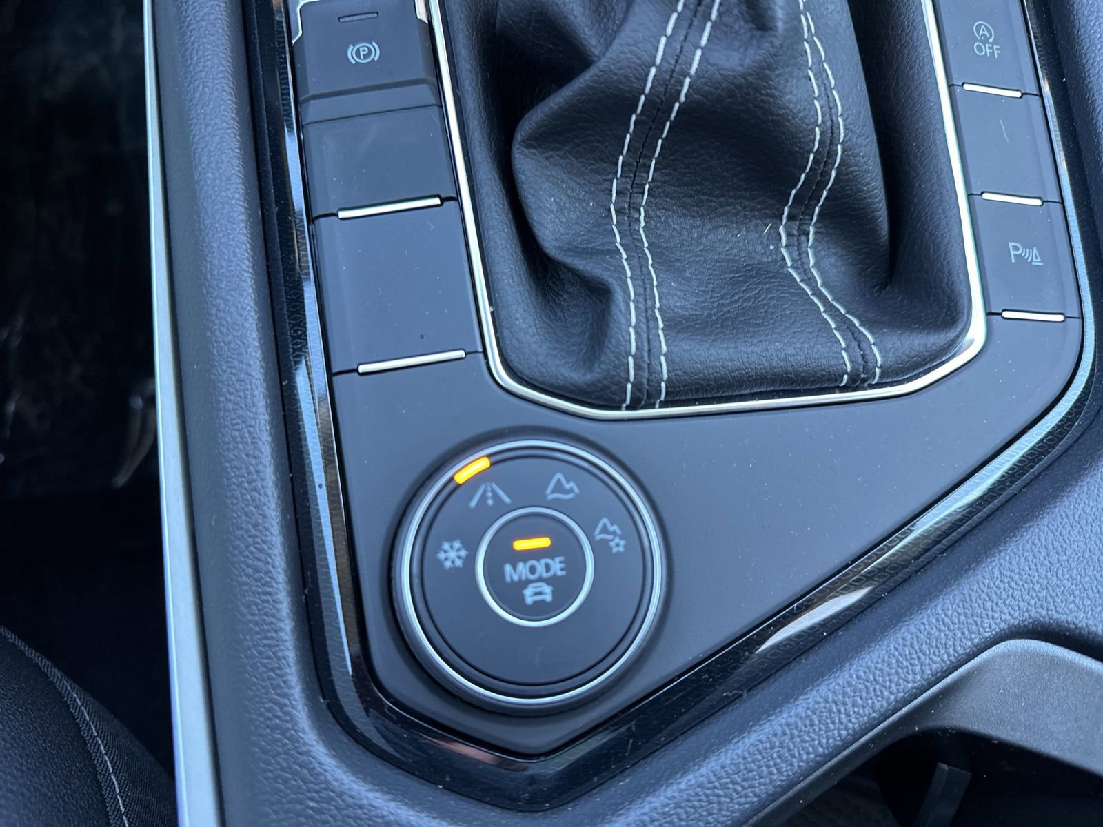 New 2026 Volkswagen Taos SE image 56