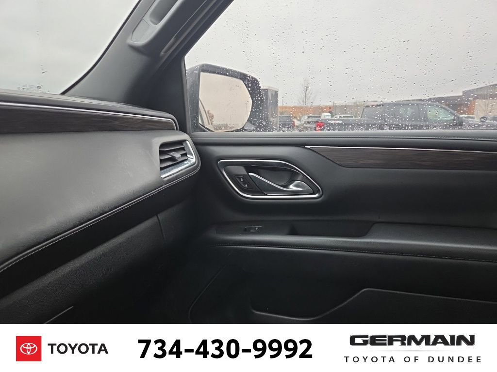 Used 2022 Chevrolet Suburban LT w/ LT Signature Package image 32