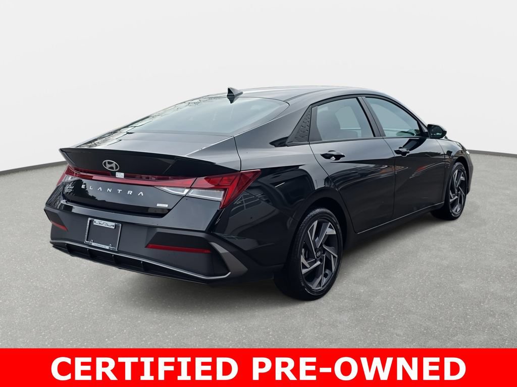 Certified 2025 Hyundai Elantra SEL FWD image 5