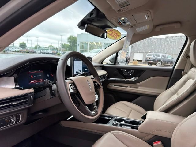 Used 2023 Lincoln Corsair AWD image 13