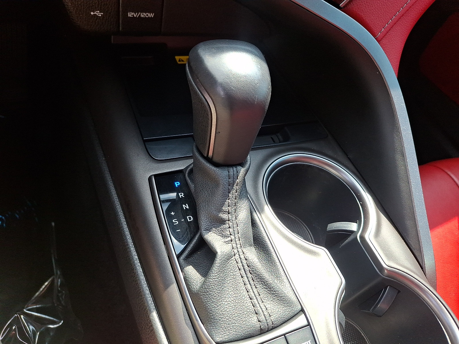 Used 2022 Toyota Camry XSE FWD image 15