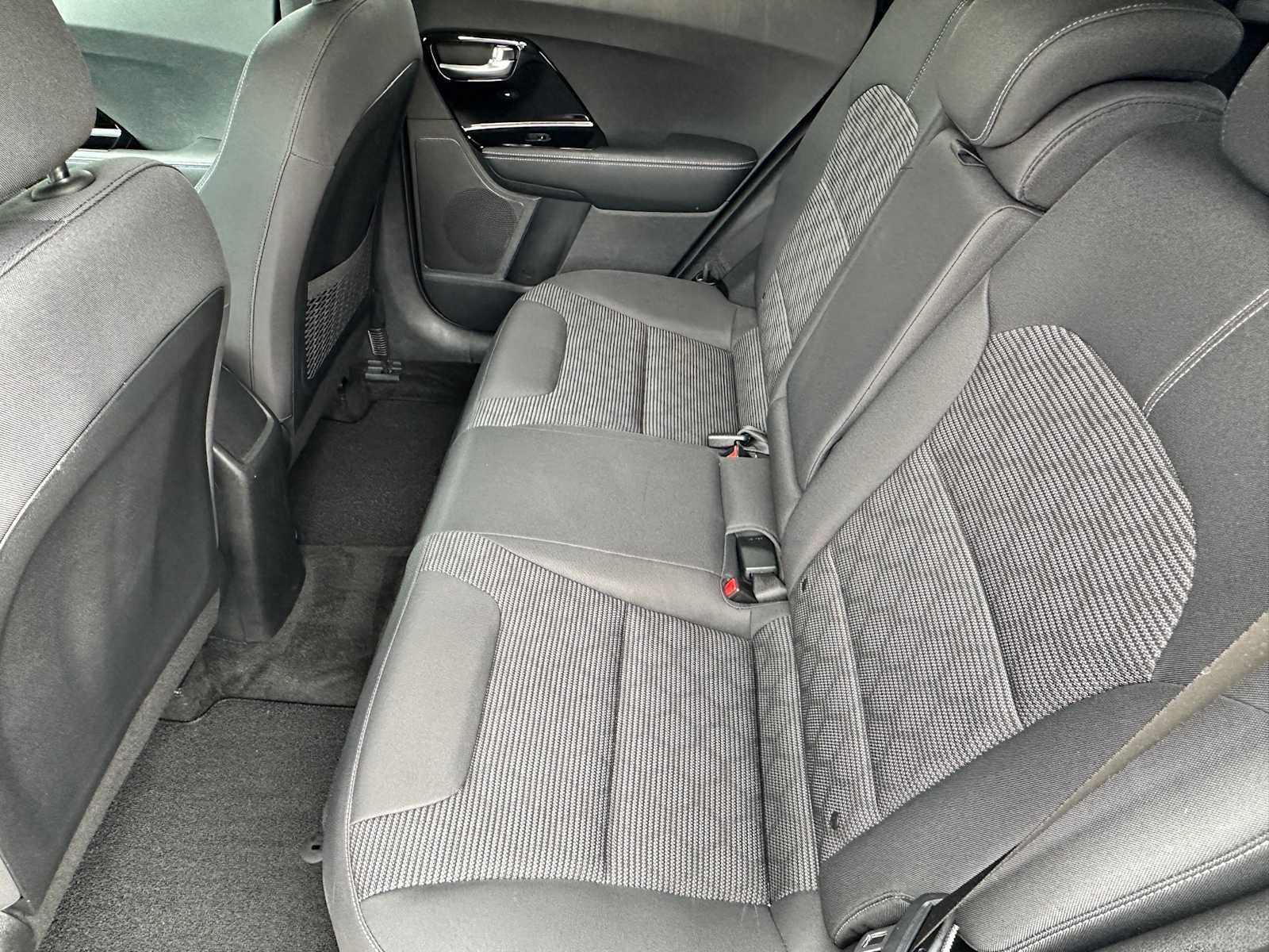 Used 2020 Kia Niro LXS image 23