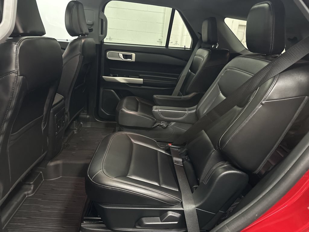 Used 2023 Ford Explorer XLT w/ Equipment Group 202A AWD/4WD image 22