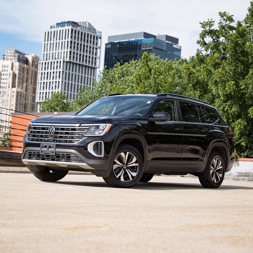 Certified 2024 Volkswagen Atlas SE FWD image 1