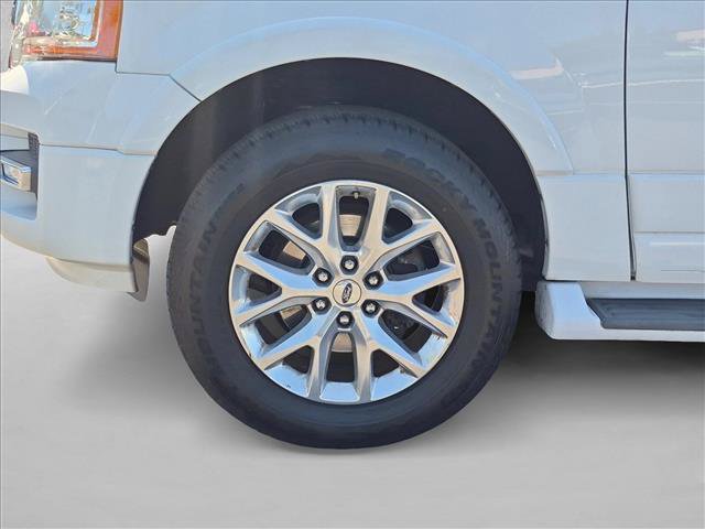 Used 2016 Ford Expedition Limited RWD image 15