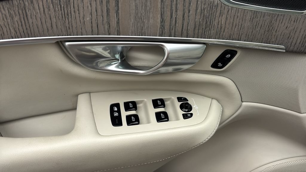 Certified 2024 Volvo XC90 B6 Plus AWD/4WD image 14