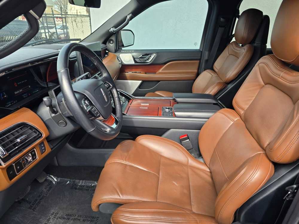 Used 2023 Lincoln Navigator Reserve image 15