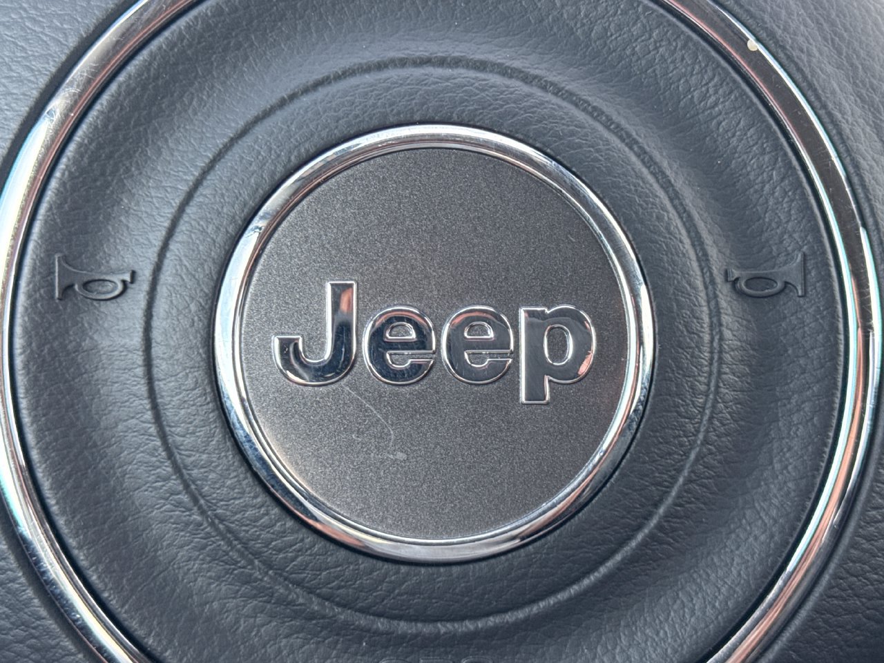 Used 2018 Jeep Compass Limited w/ Navigation Group FWD image 31