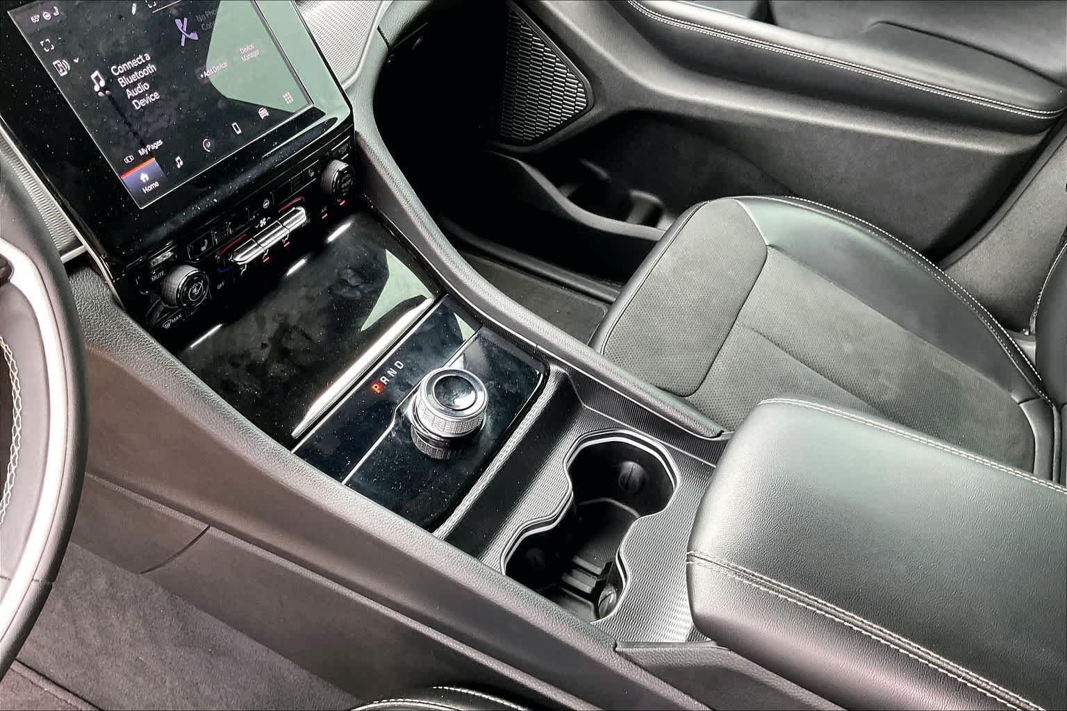 Used 2025 Jeep Grand Cherokee L Altitude RWD image 14