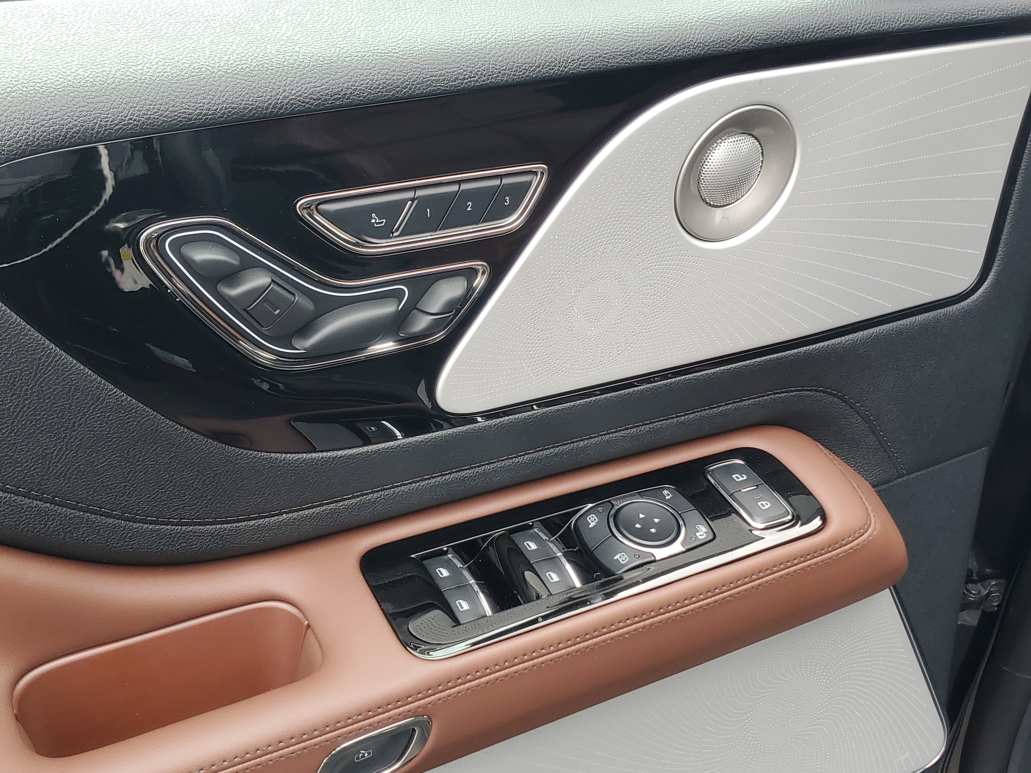 New 2026 Lincoln Aviator Reserve AWD/4WD image 9