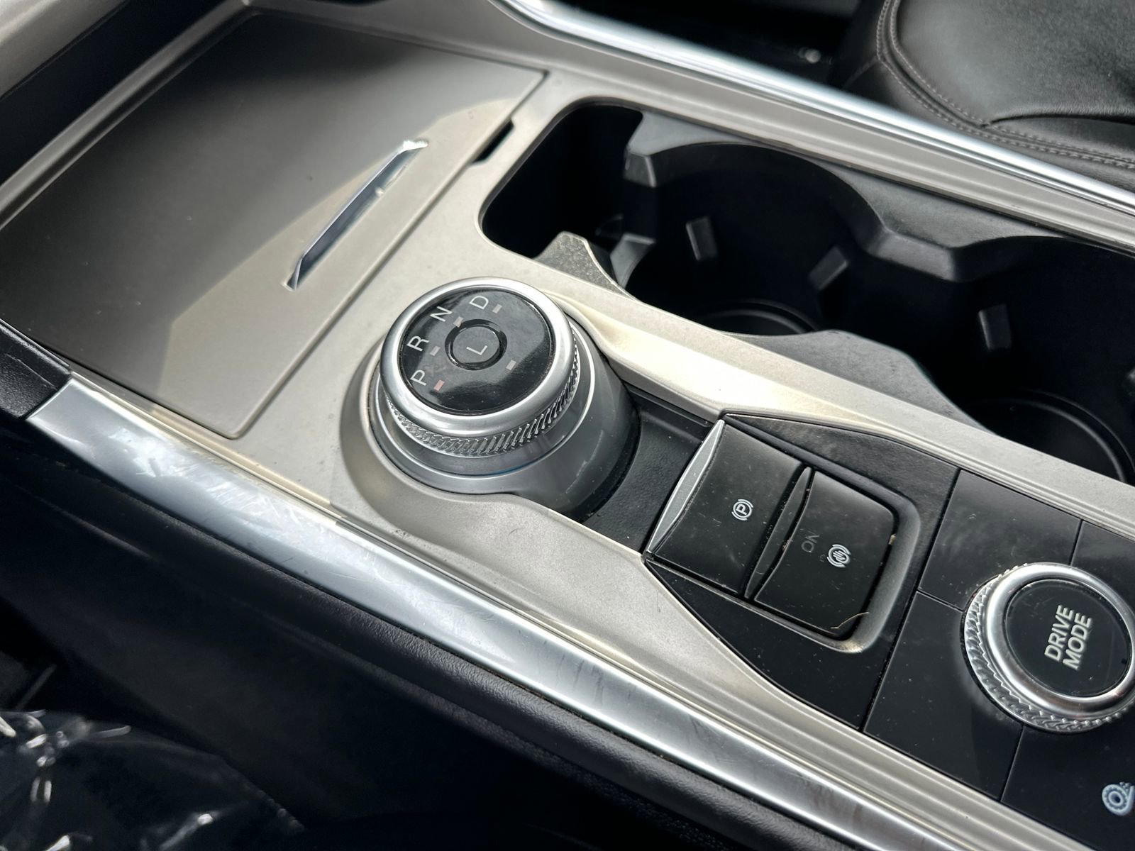 Used 2023 Ford Explorer XLT w/ Equipment Group 202A image 28