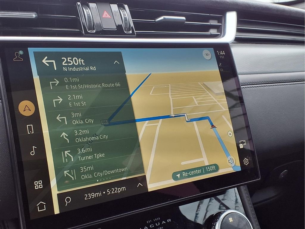 Used 2021 Jaguar F-PACE SVR image 8