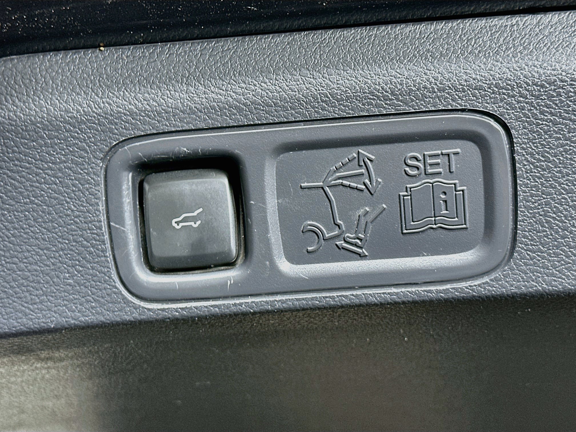 Used 2023 Ford Expedition Limited AWD/4WD image 32