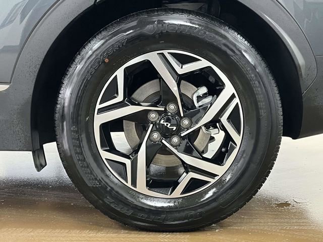 Used 2024 Kia Sportage LX image 13