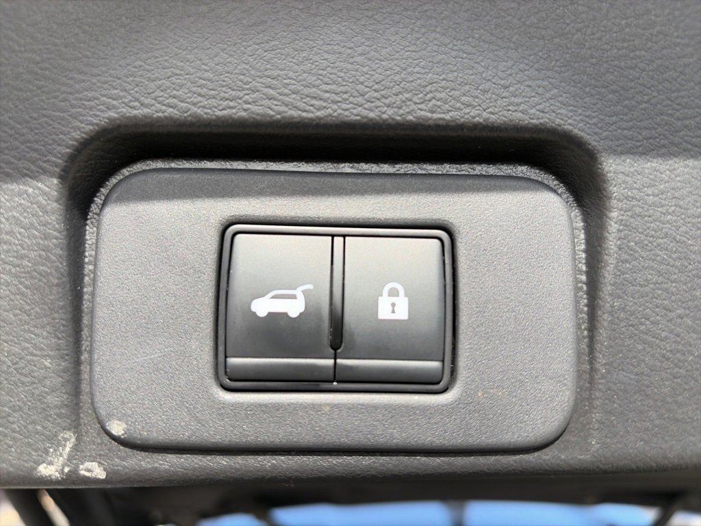 Used 2023 Nissan Rogue SL w/ SL Premium Package image 20