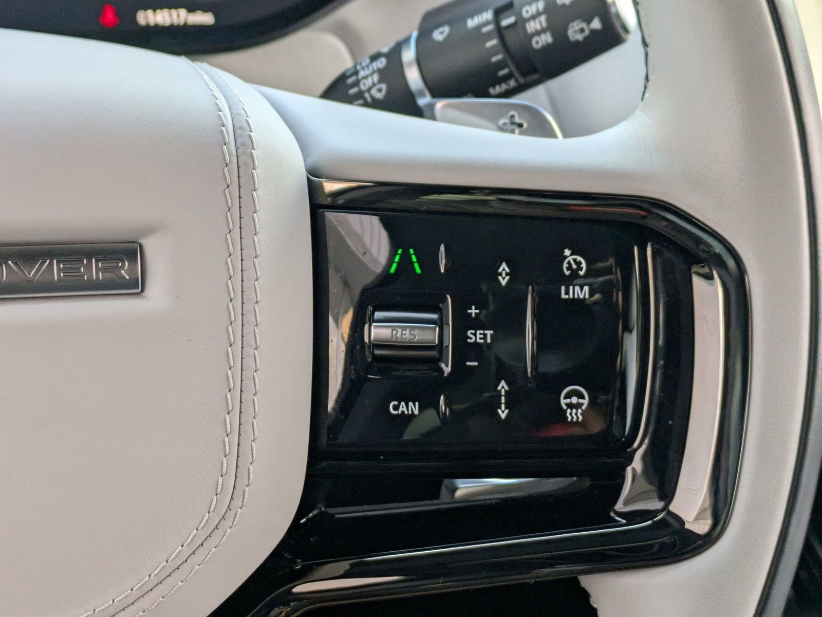 Used 2025 Land Rover Range Rover Sport Dynamic SE image 11