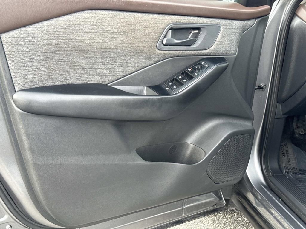 Certified 2023 Nissan Rogue S image 17