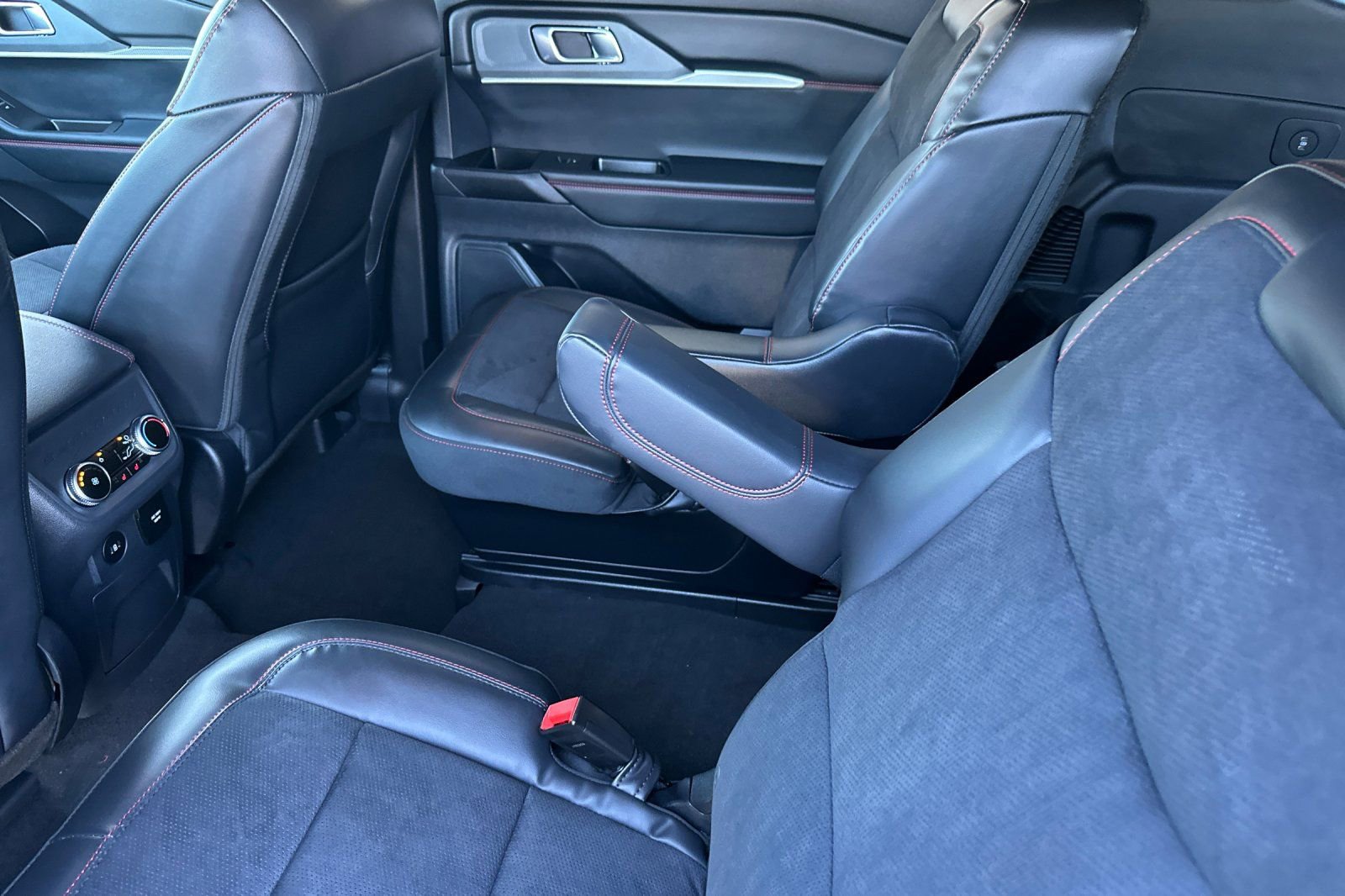 New 2026 Ford Explorer ST image 12