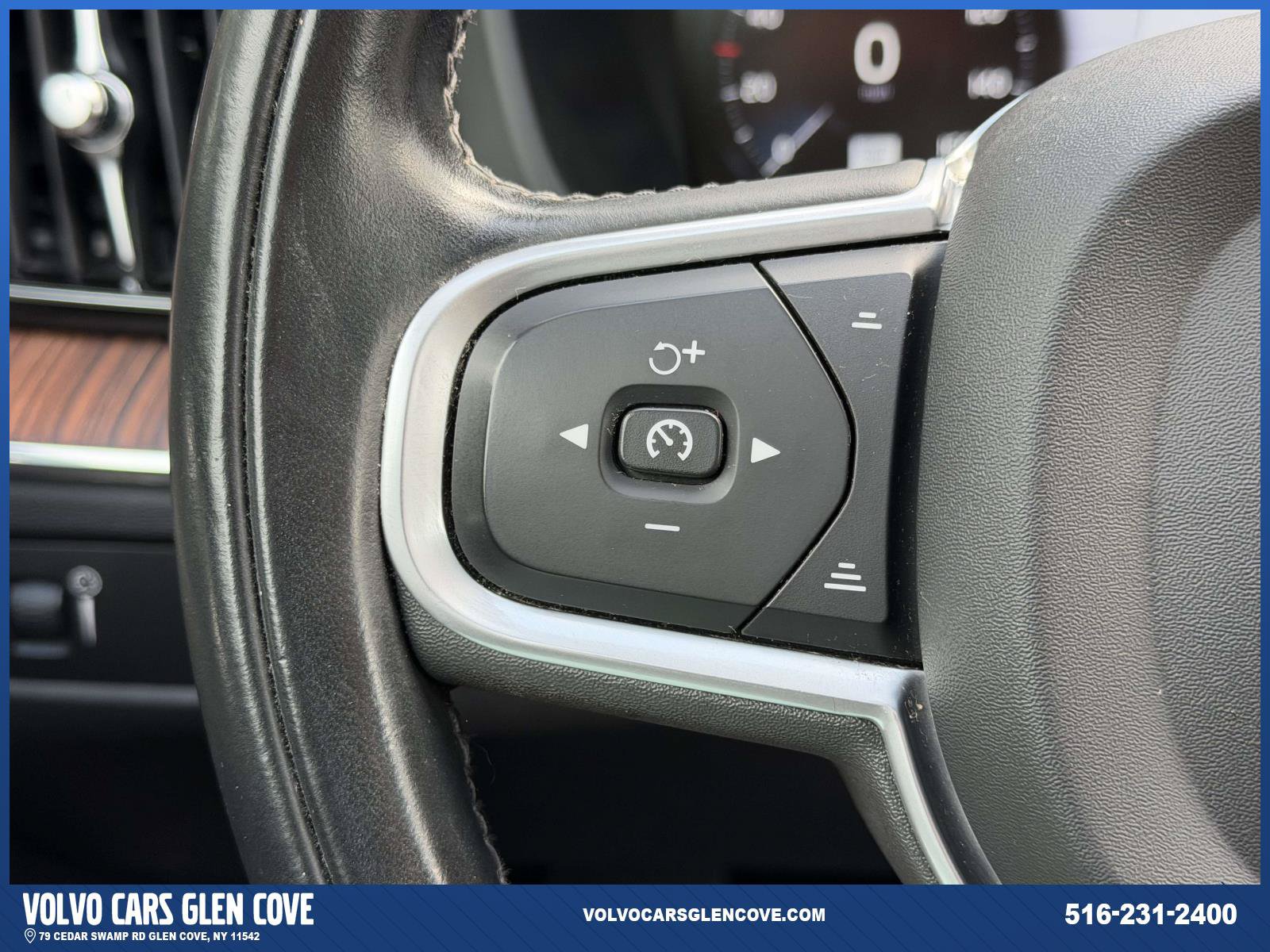 Used 2021 Volvo XC60 T5 Momentum AWD/4WD image 24