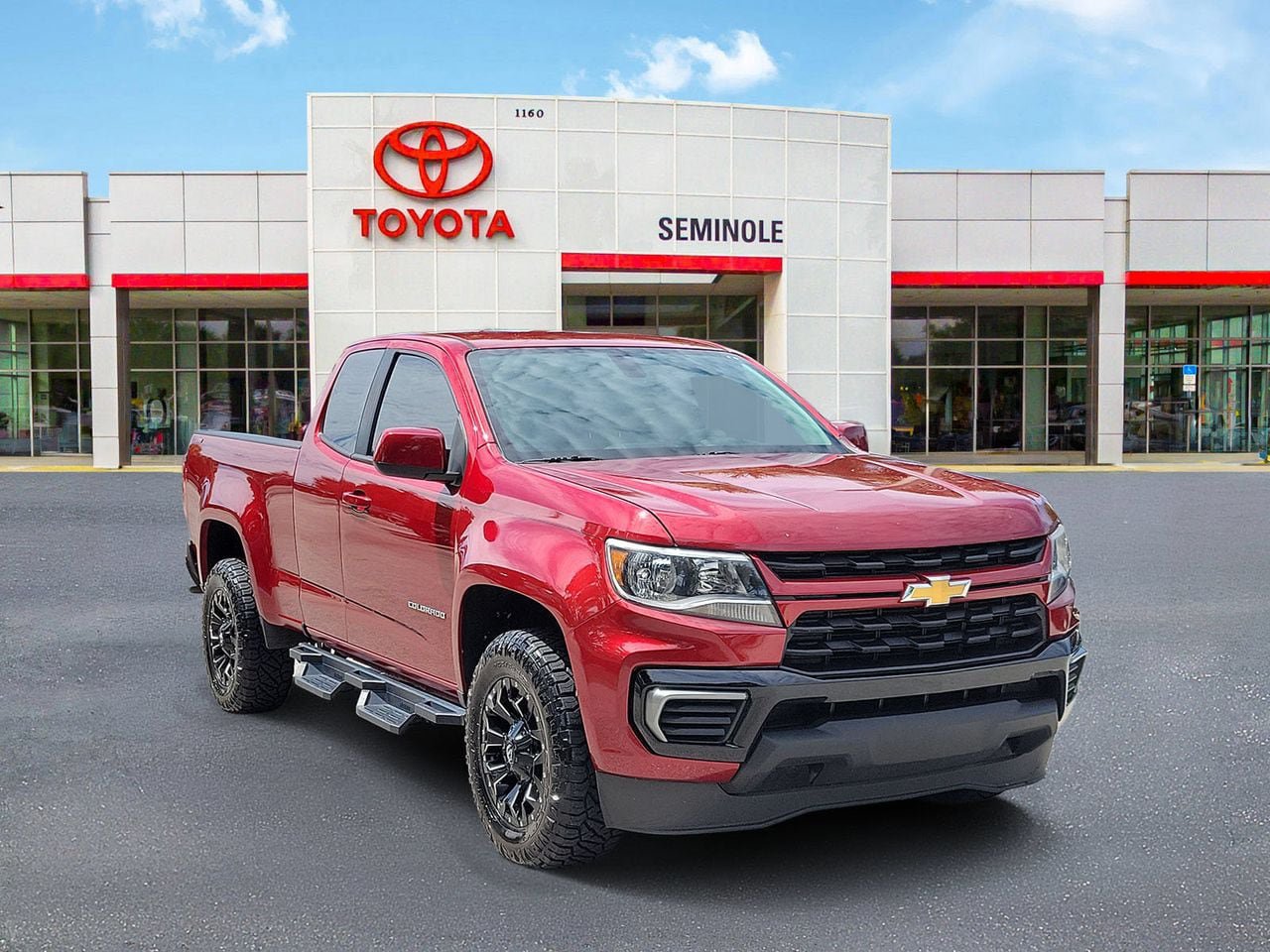 Used 2021 Chevrolet Colorado LT w/ LPO, Power Package RWD image 2