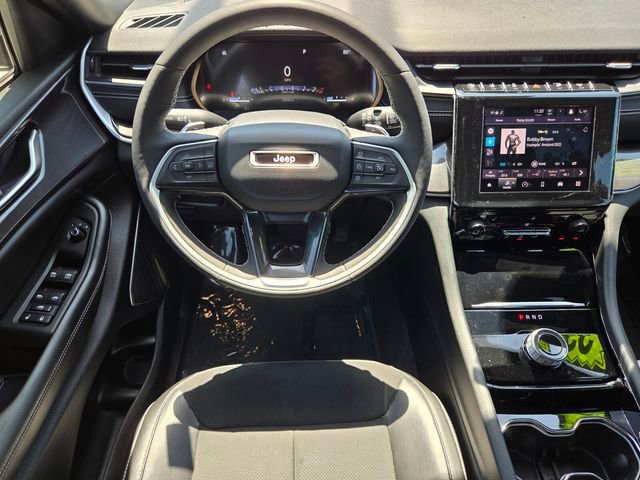 Used 2023 Jeep Grand Cherokee Altitude AWD/4WD image 15