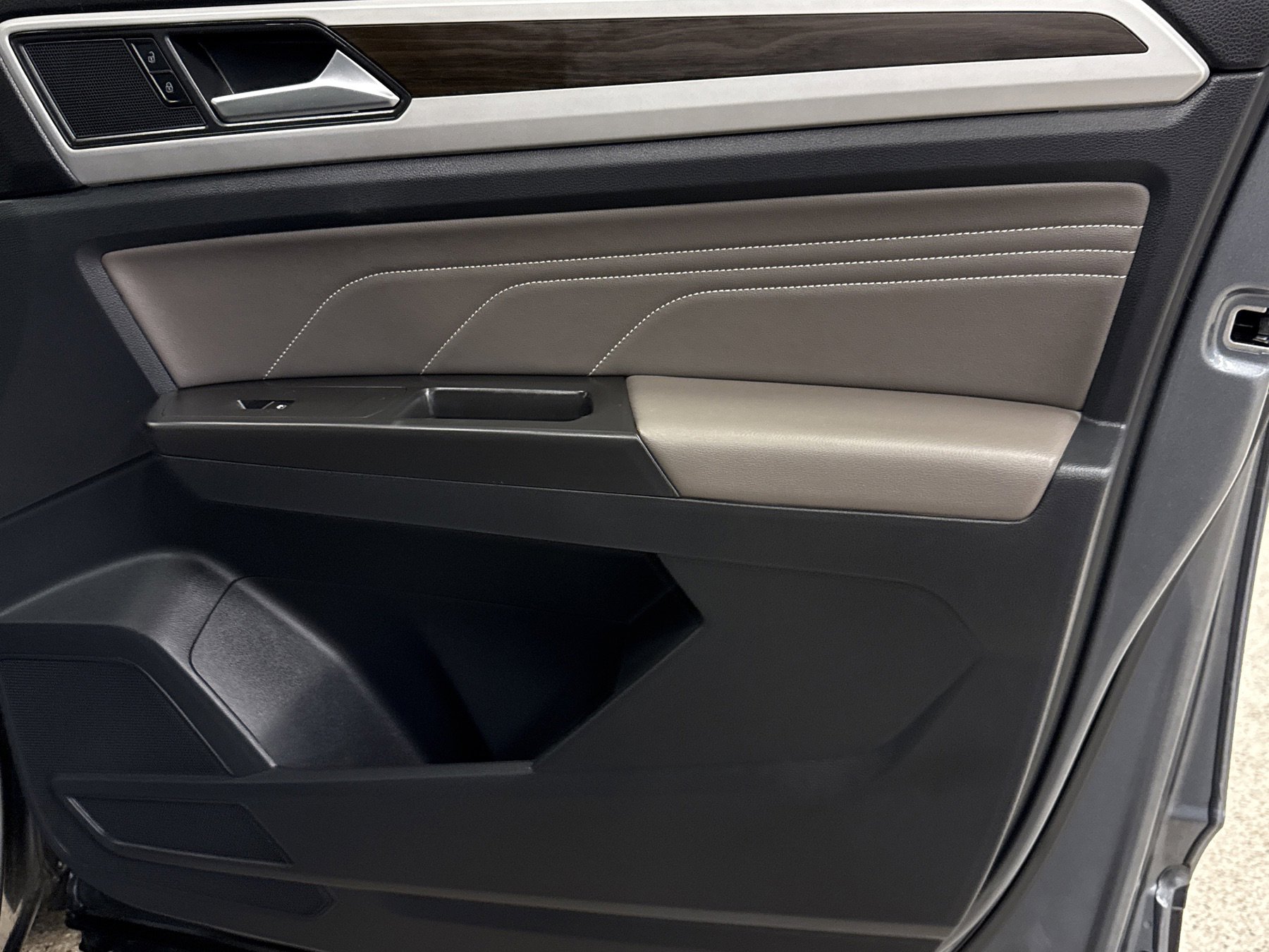 Used 2022 Volkswagen Atlas SE image 23