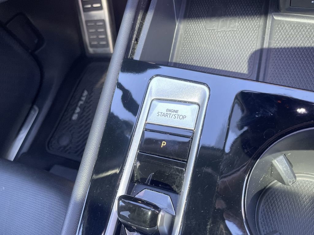 Certified 2024 Volkswagen Atlas Cross Sport SEL Premium R-Line image 26