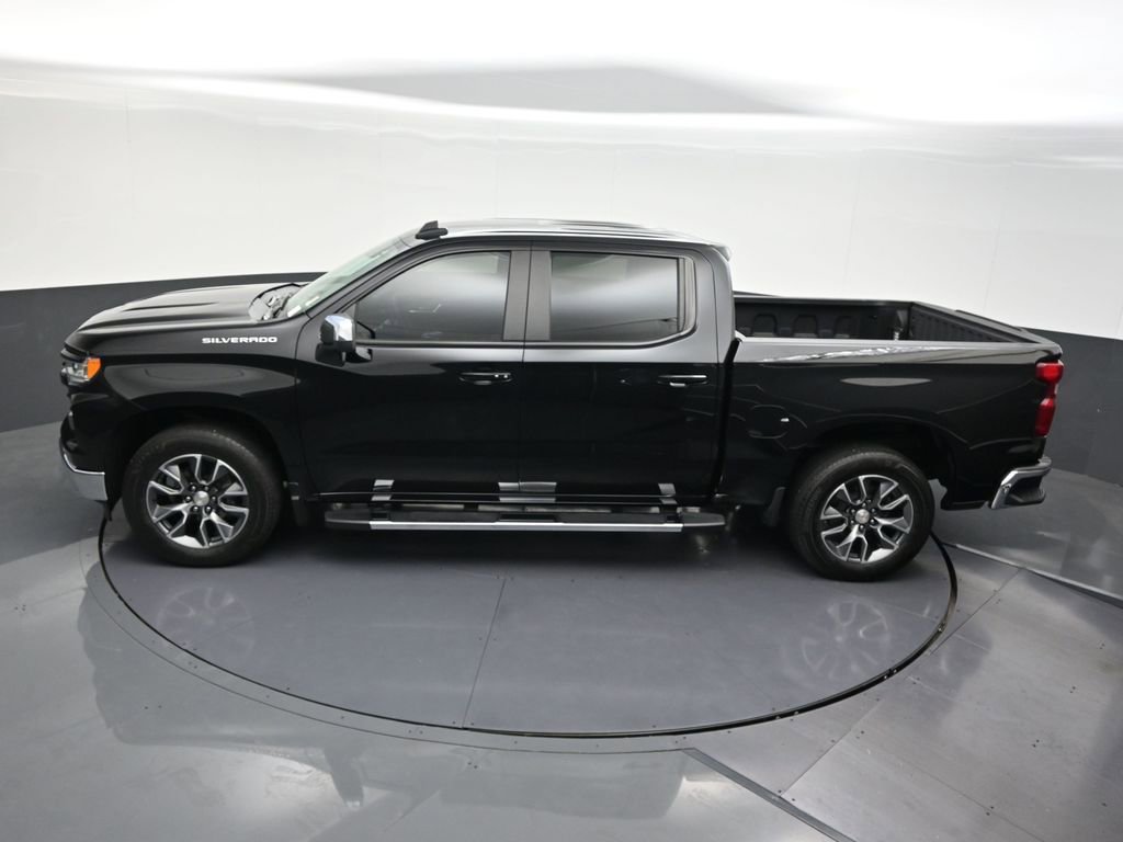 Used 2025 Chevrolet Silverado 1500 LT RWD image 17