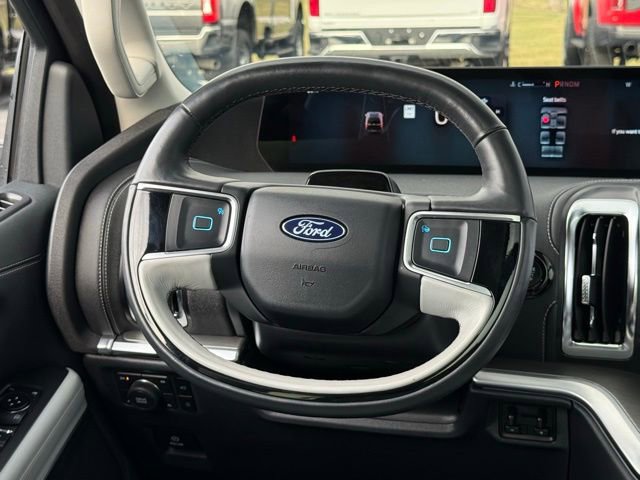 Certified 2025 Ford Expedition Platinum image 9