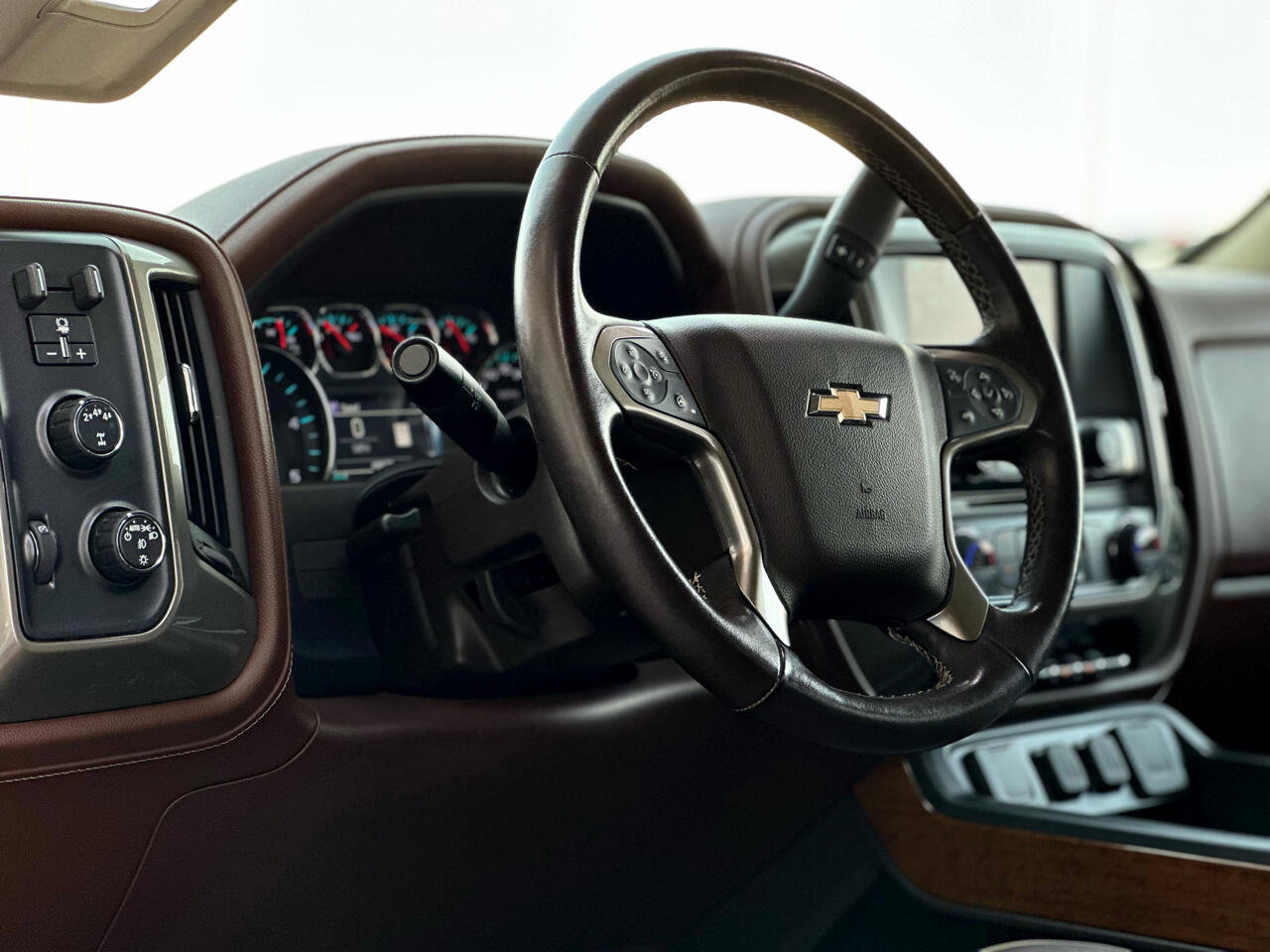 Used 2019 Chevrolet Silverado 2500 High Country w/ Duramax Plus Package image 9