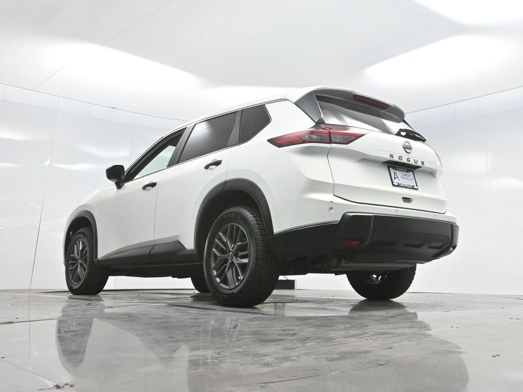Used 2024 Nissan Rogue S image 65